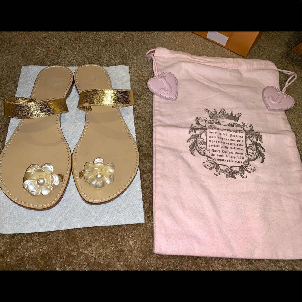 Juicy Couture Limited 3D Floral Sandals in Gold